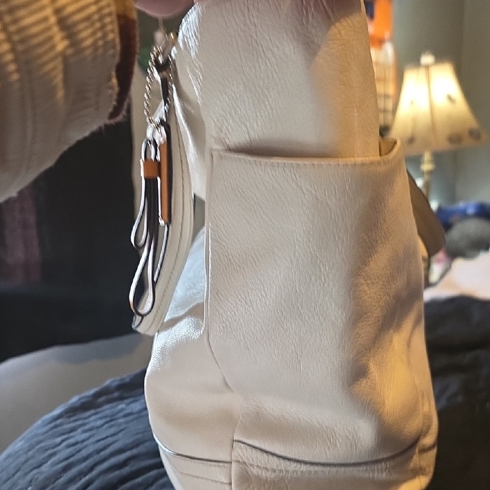Coach Pebbled Leather Off-White Leather Tote No.E1380-F23662 - Picture 3 of 9